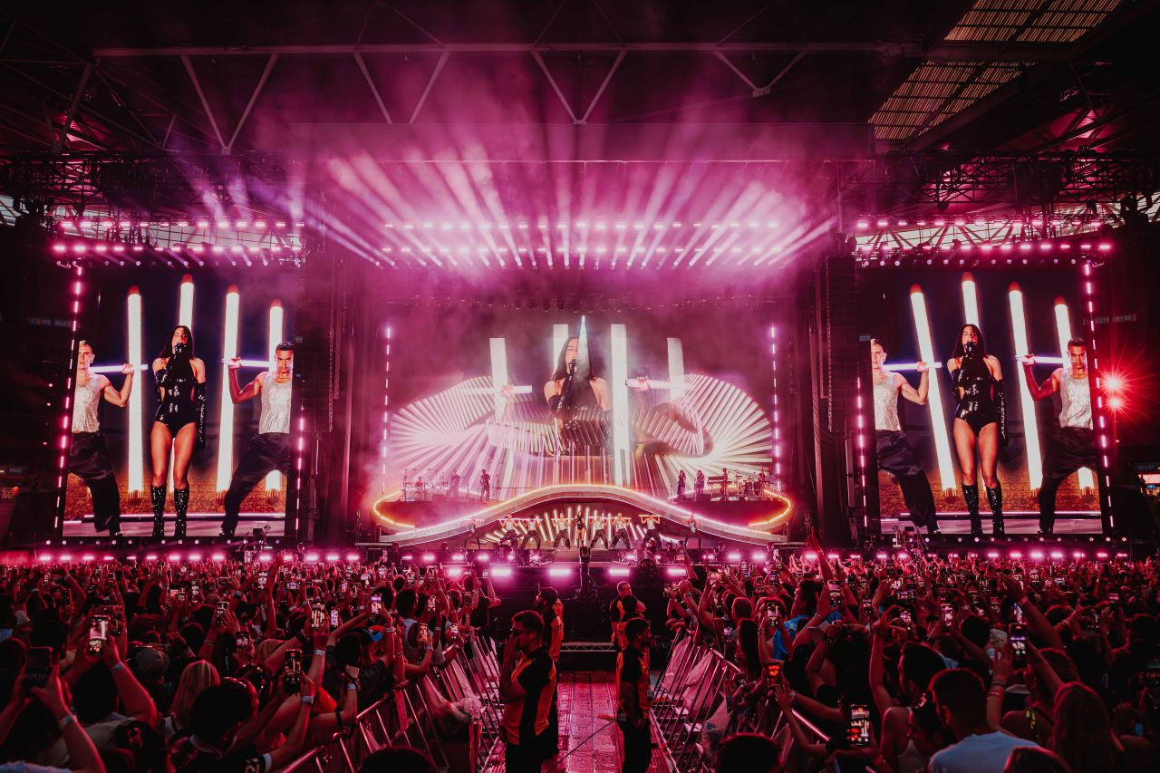 Spectacular lighting control and rigging package on Dua Lipa's Radical Optimism tour
