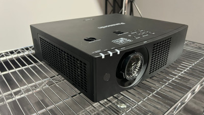 Panasonic PT-VMZ82BEJ